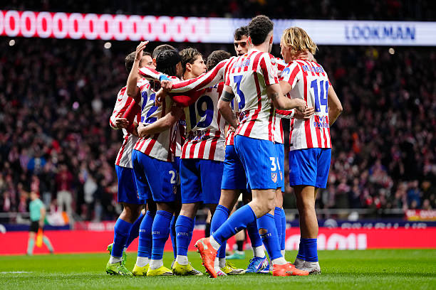 atletico_stats_'s tweet photo. Acabamos de vivir los mejores primeros 45 minutos de TODA la era Simeone 🔴⚪️ https://t.co/D3lXaSVQzl