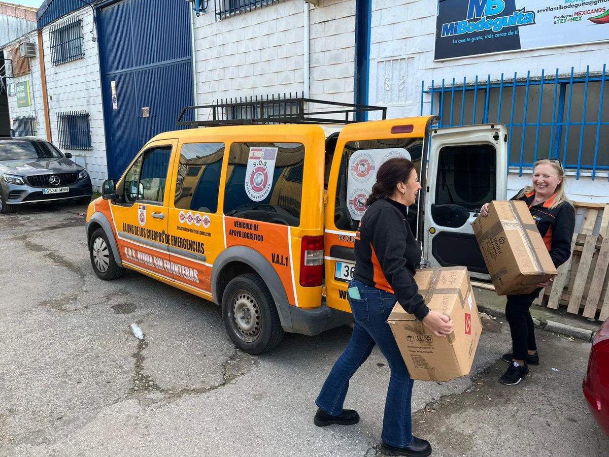 𝐒𝐨𝐋𝐢𝐝𝐚𝐫𝐢𝐨𝐬

🔵 En el día de hoy, nuestra formación ha hecho entrega de múltiples cajas de ropa a la O.N.G Ayudas Sin Fronteras, en beneficio de las personas que más la necesiten.

#50AñosdeSoL #SonesdeSoL