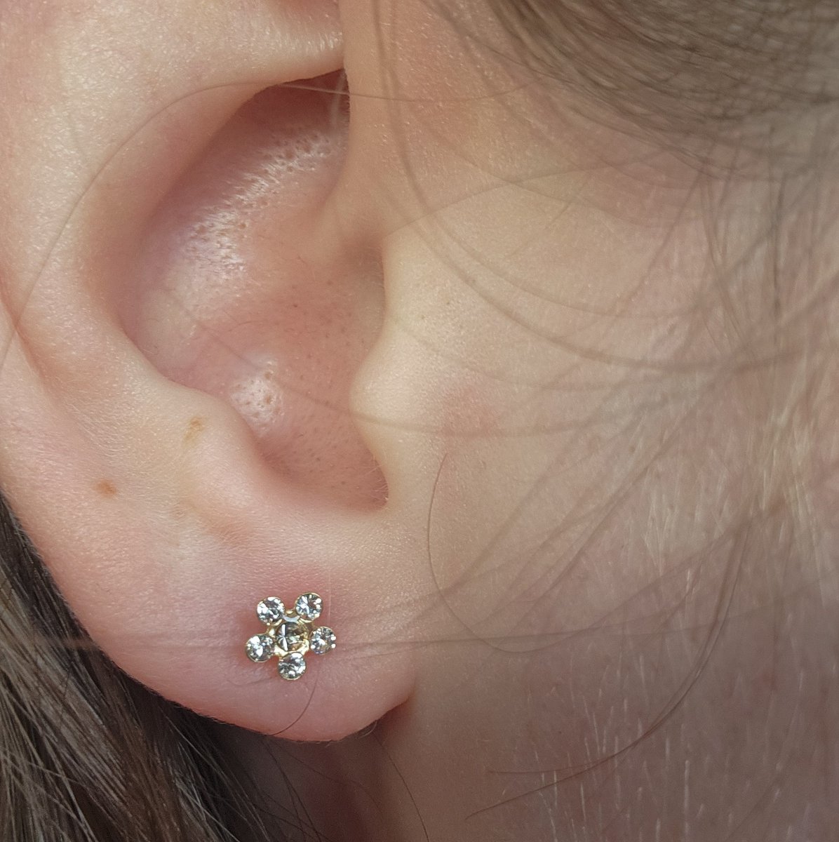Clairemoder_'s tweet photo. Got my ears pierced!! #foidmaxxing https://t.co/x1p1WcKJ4u