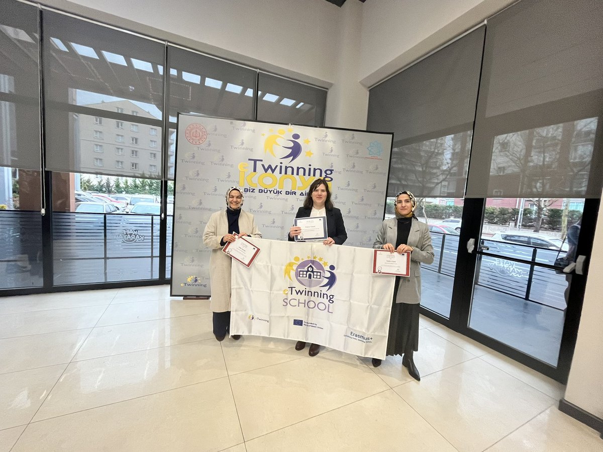 📣Bugün Ali Ulvi Kurucu Kültür Merkezinde düzenlenen törenle e-Twinning Okulu ve Ulusal Kalite Etiketlerimizi aldık. 
📌Emeği geçen üç öğretmenimize ve öğrencilerimize teşekkür ediyoruz❗️
@meslekiegitim_42
@tayyipsarii <a href="/konyamem/">Konya İl MEM</a>
#iyikituzapakpenliyim