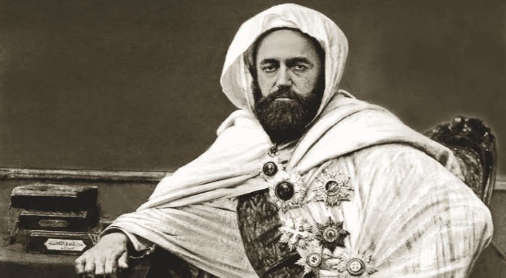 cyberkabyle's tweet photo. ScĂšne forte au ministĂšre de la Culture en #AlgĂ©rie lors d'une journĂ©e sur l'Ămir #Abdelkader. Un intervenant a vivement contestĂ© le terme de "#reddition" : "Il faut arrĂȘter de dire que l'Ămir s'est rendu ! Il ne s'est pas rendu !" (1/4)
#kabylie #kabyle https://t.co/tiKqjDmLgW