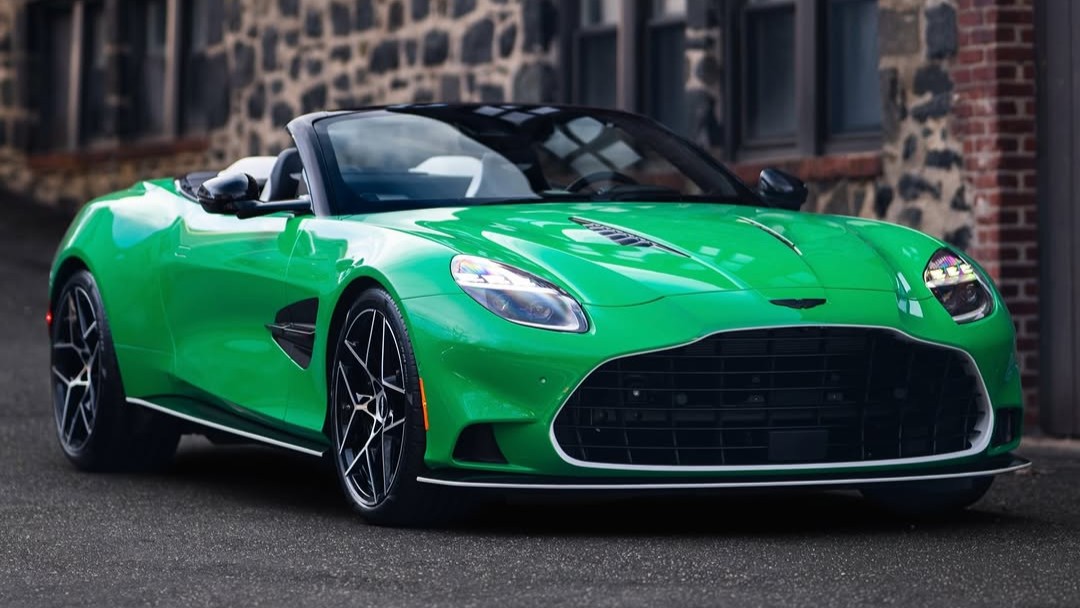 astonmartin's tweet photo. #BespokeAtTheExtreme. Volume 8.

This bold Sprint Green Vanquish Volante was delivered to a customer by Aston Martin Greenwich.

#AstonMartin #VanquishVolante https://t.co/4xuvhDOc0V