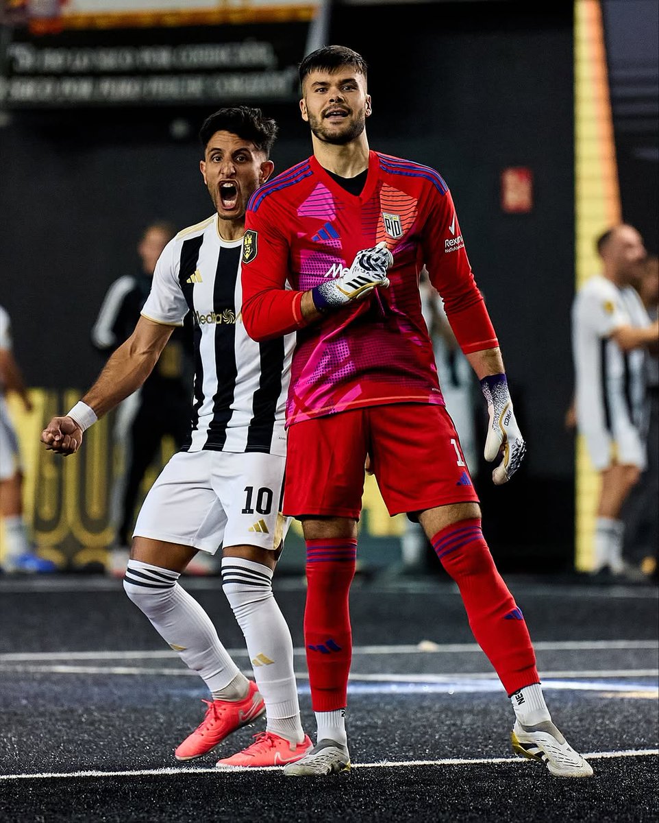 EL REY SIEMPRE EN CASA 🐥💖