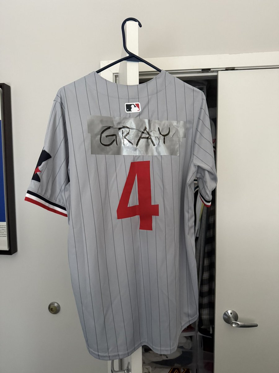 ExtendMaxKepler's tweet photo. jersey is finally wearable again 😁😁 https://t.co/SpZMWMxnuS