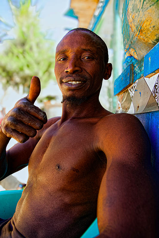 eugpower's tweet photo. #thegambia #travel #portraitphotography #juicebar #sanyangbeach https://t.co/IhD6SCQnJ9