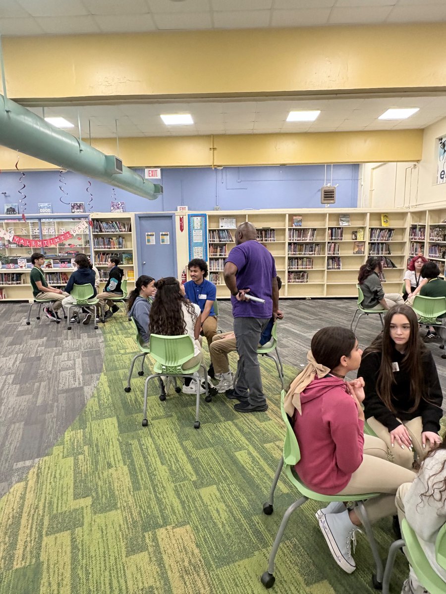 MDCPS_MHS's tweet photo. Students at @westmiamimiddle participate in the Rachel’s Challenge Chain Reaction activity, with exercises to promote personal reflection, understanding of others, community building & empowerment! 💚#KindnessInAction #StartAChainReaction #MentalHealthMatters #YourBestChoiceMDCPS https://t.co/XBaUzyRIi4