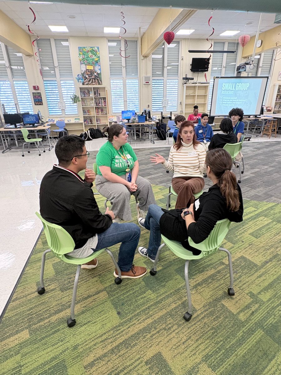 MDCPS_MHS's tweet photo. Students at @westmiamimiddle participate in the Rachel’s Challenge Chain Reaction activity, with exercises to promote personal reflection, understanding of others, community building & empowerment! 💚#KindnessInAction #StartAChainReaction #MentalHealthMatters #YourBestChoiceMDCPS https://t.co/XBaUzyRIi4