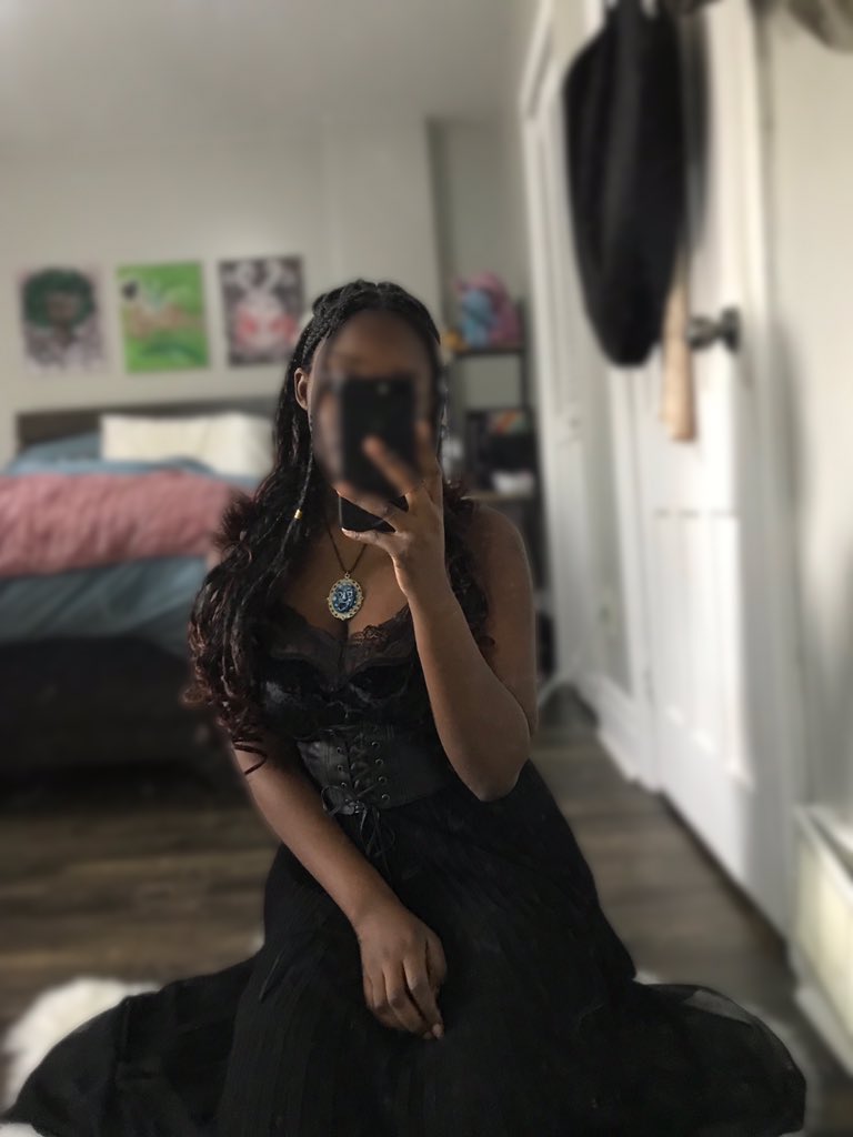 Ellie ✨️ tweet media