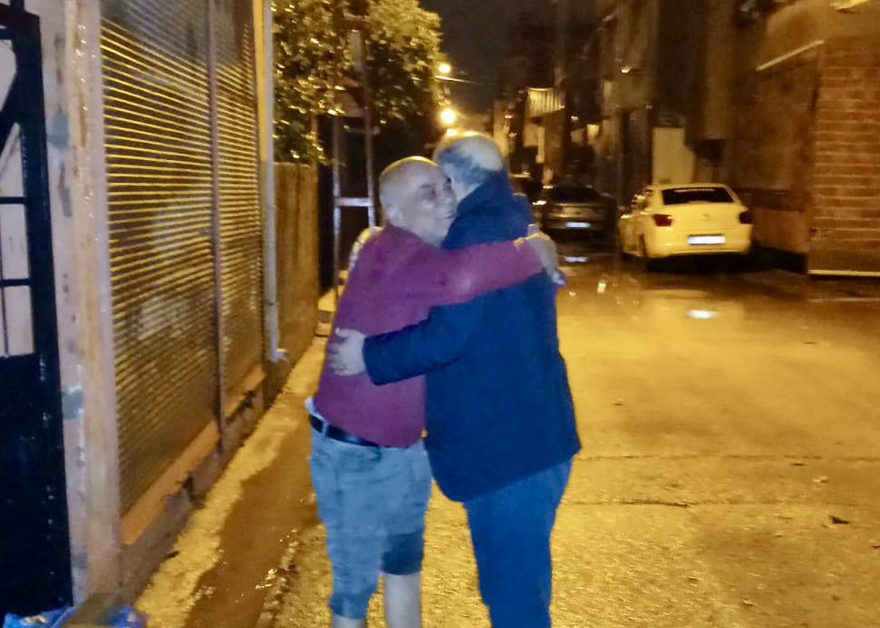 AliDemircali's tweet photo. Kıymetli hemşehrilerim,

Adana’mız genelinde etkili olan şiddetli yağışlar nedeniyle tüm ekiplerimizle sahadayız, teyakkuz halindeyiz.

Yağıştan etkilenen bölgelerde incelemelerimizi sürdürüyor, hemşehrilerimize geçmiş olsun dileklerimizi iletiyoruz. Olası su baskınlarına karşı ekiplerimiz 24 saat görev başında.

Acil durumlar için:
☎️ 0322 321 61 61
WhatsApp: 0 501 501 10 01