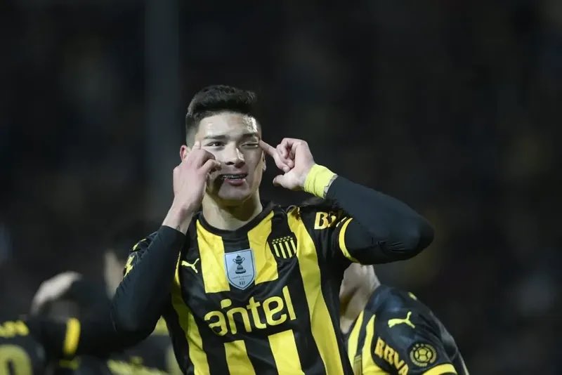 volver a recuperar confianza de cara al mundial y jugar la libertadores con el club de tus amores.

Darwin Nuñez DEBE volver a Peñarol. es ahora.
