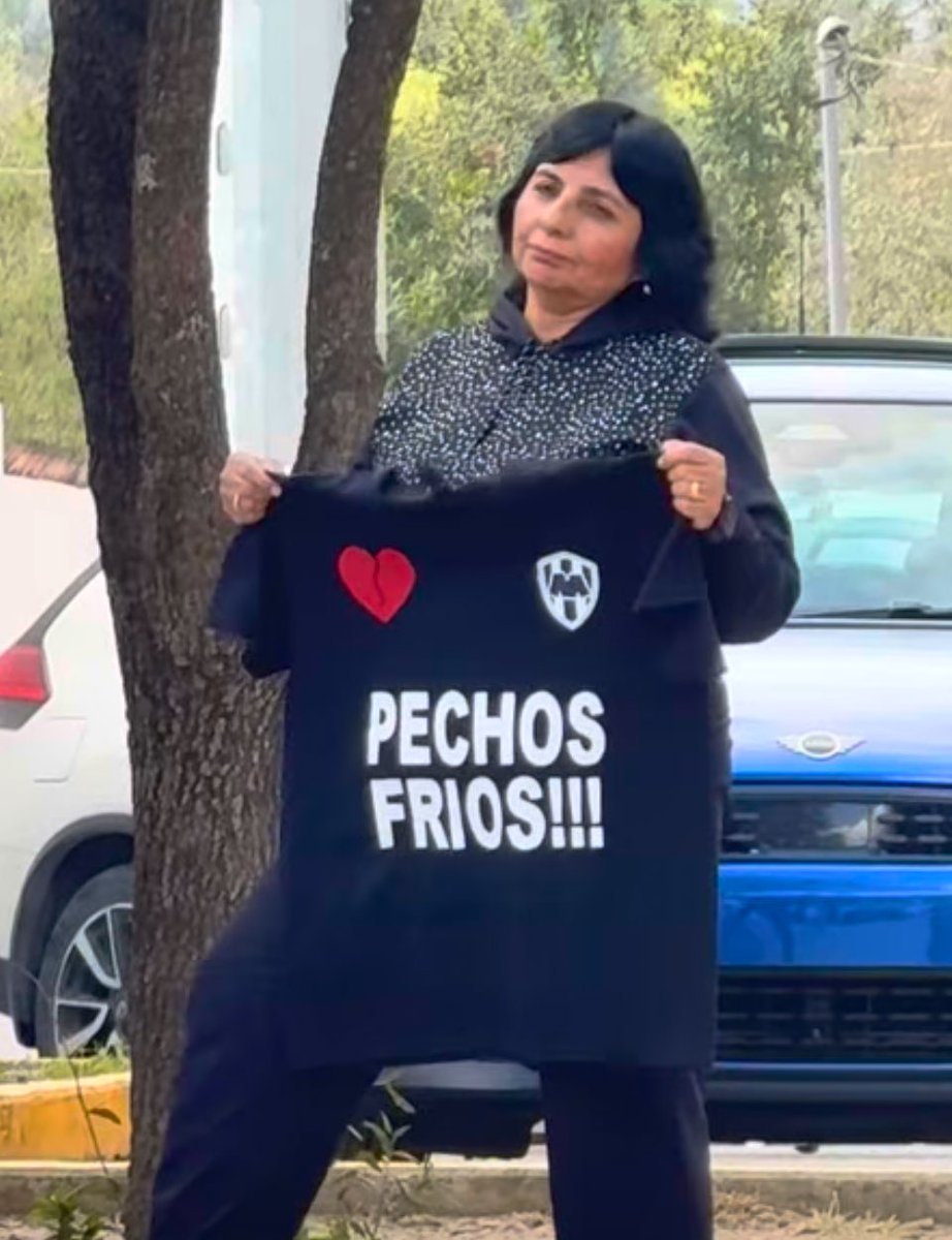 Con todo el dolor de mi corazón, pero esta es la playera ( una más..) q debería usar la afición de <a href="/Rayados/">Rayados</a> , hace mucho tiempo, años ya, q no se parece nada al equipo del que yo me enamoré!!!…….💔