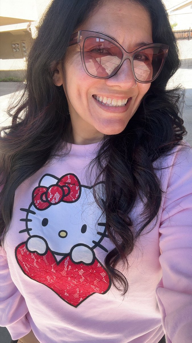 auntie__jenny's tweet photo. Just a girl, who loves Valentine’s Day, maybe i do actually LOVE, L🫶🏻ve https://t.co/z819UmSK6u