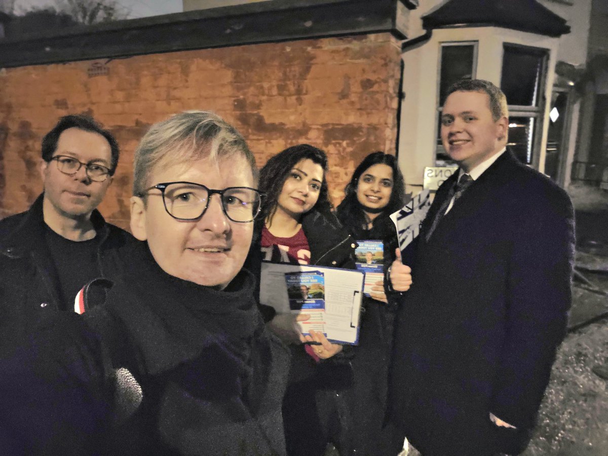 Fabulous evening talking to my neighbours in Waddon this evening 💙 

Lots of great conversations and plenty of positive feedback on the doorstep 💪🏻