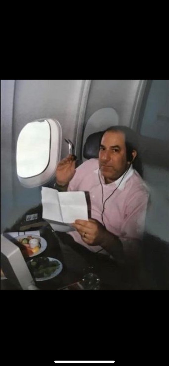 🚨 ALERTE INFO: 🇺🇸✈️Un homme a payé 250 000 $ en 1987 pour un pass illimité en première classe avec American Airlines.

Il a voyagé plus de 10 000 fois, coûtant à la compagnie environ 21 millions de dollars.
En 2008, son pass a été annulé pour « abus ».(F)