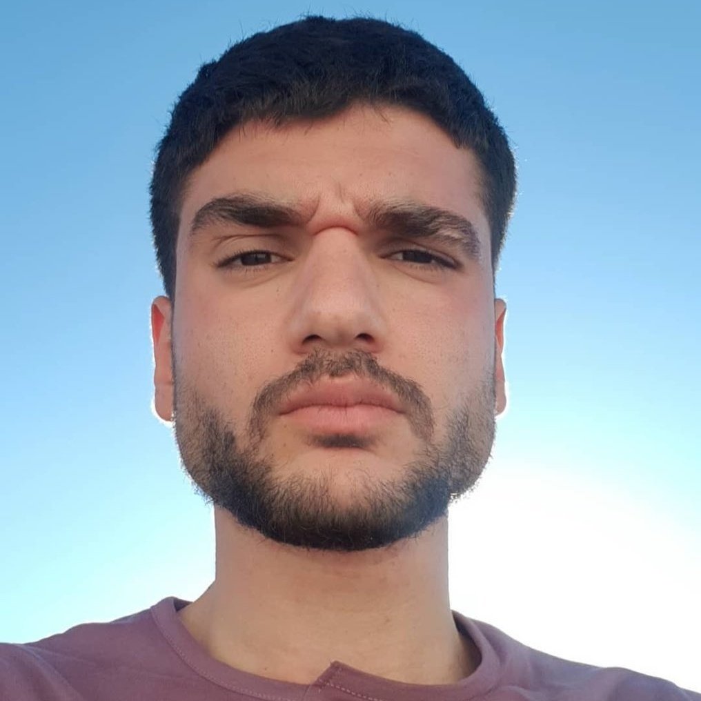 #شهاب‌الدین_ملایی_علیشاه که فقط به دلیل دفاع از خواهرش در برابر آخوندی که به او حمله کرده بود بازداشت شده بود، با پرونده‌سازی‌های اطلاعات به همکاری با دولت متخاصم متهم شده و در بند امنیتی زندان تبریز نگهداری می‌شود. 
صدایش باشیم.