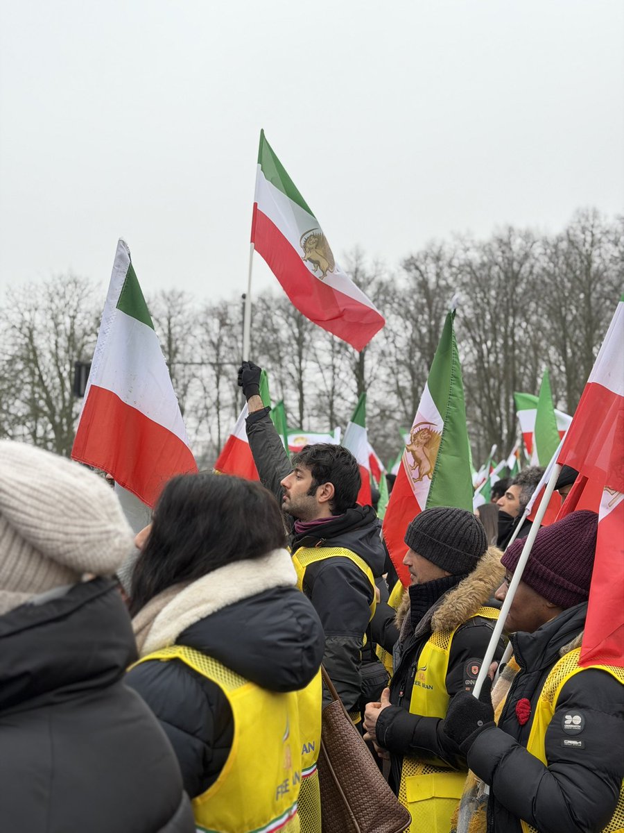 #BerlinFreeIranDemo #No2ShahNo2Mullahs