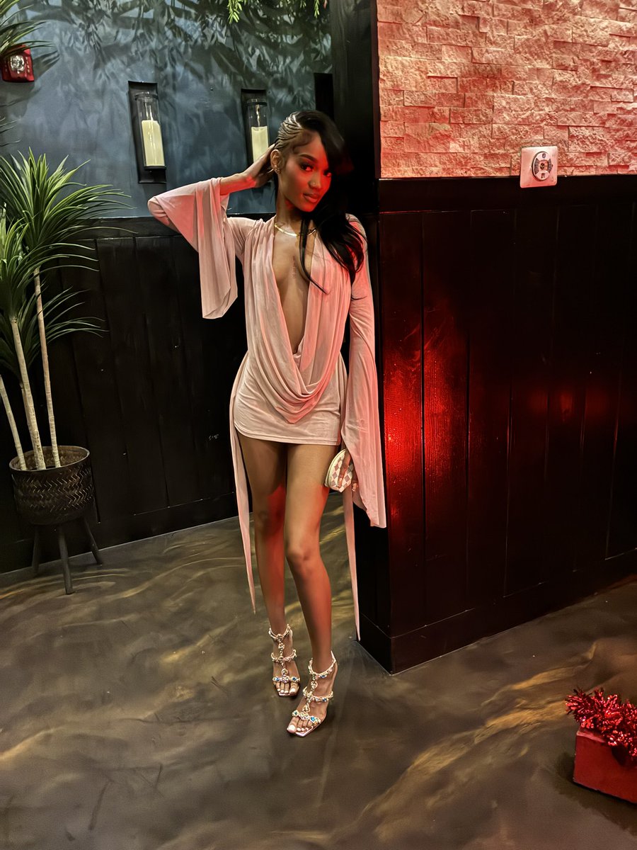 taylorjingxo's tweet photo. freakum dress ๐ซฆ #bdai #TwoFoe https://t.co/cG2zKTJ7j3