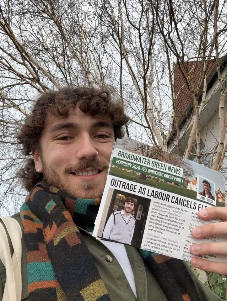 📣 Shout out to the HUGE support we received from Worthing Green Party dream team at the weekend. Thousands of leaflets containing local updates were delivered in a day, painting the town Green!

🏠 Local Green activist Jimi Taylor did a great job inspiring local people ✴️