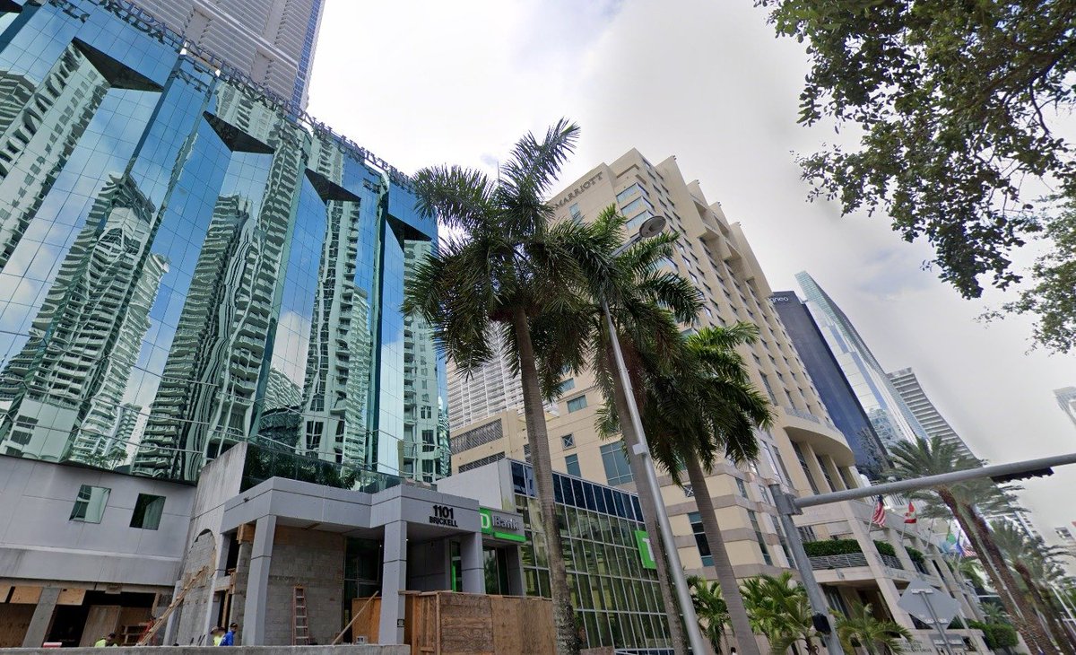 🇲🇦🇺🇸| Avec une communauté marocaine grandissante en Floride, le Maroc a inauguré en juin dernier un consulat à Miami. Le 4ème consulat aux États-Unis après New York, Los Angeles et Washington.

La communauté marocaine de Floride se concentre principalement à Orlando, puis Miami ,