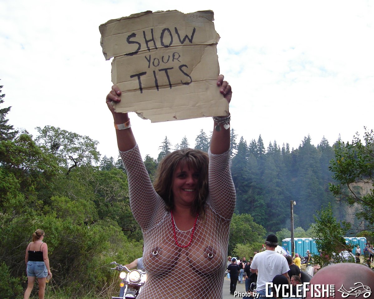 CycleFishEvents's tweet photo. SHOW US YOUR TITS - IT WILL MAKE YOU SMILE!
And even if it doesn't, it will certainly make the rest of us smile!!!
#exhibitionist #flashing #titflashing https://t.co/TepYsVv5CA