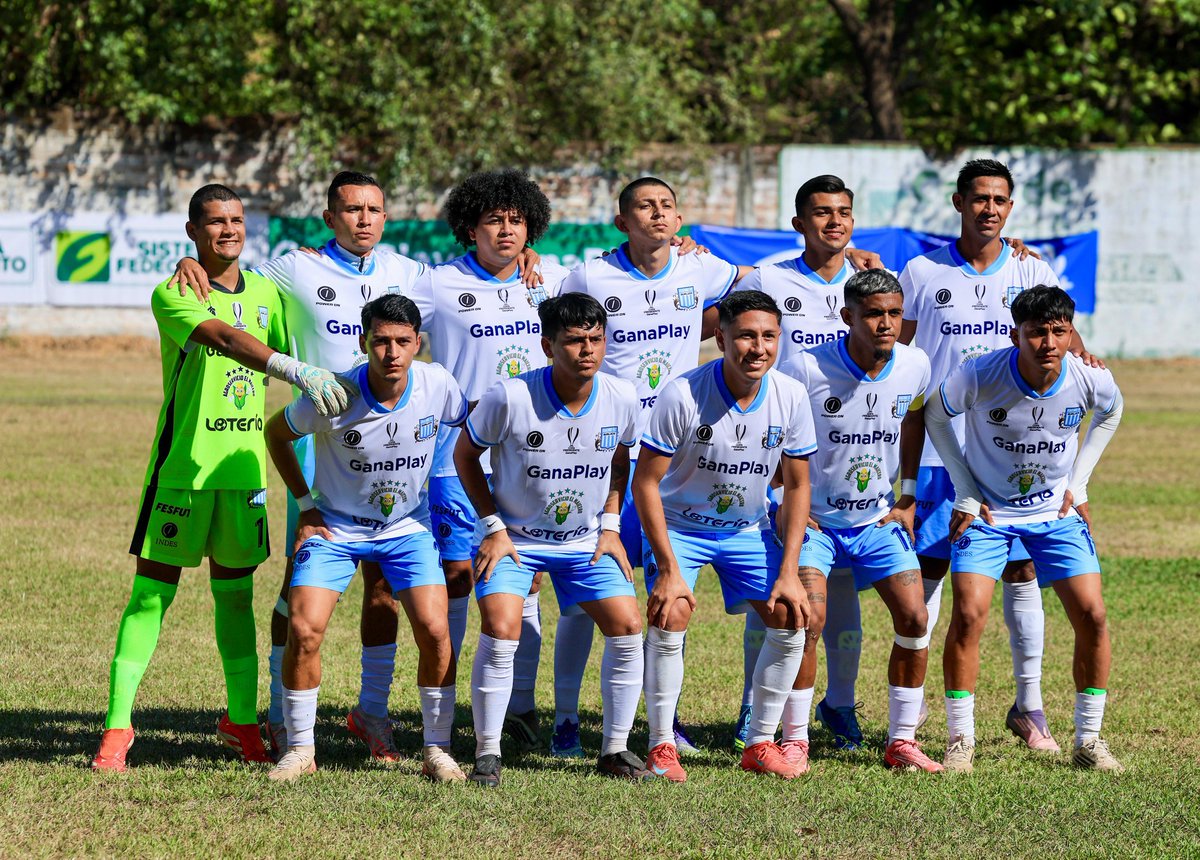 primerafutboles's tweet photo. 𝗖𝗢𝗣𝗔 𝗣𝗥𝗘𝗦𝗜𝗗𝗘𝗡𝗧𝗘 𝗚𝗔𝗡𝗔𝗣𝗟𝗔𝗬 𝟮𝟬𝟮𝟲🏆🇸🇻

Iniciamos acciones⏱️
#RacingFC 0-0 #CDFuerteSanFco
🏟️ César Angulo

#CopaPresidenteGanaPlay2026 https://t.co/FpTFyIXGqZ