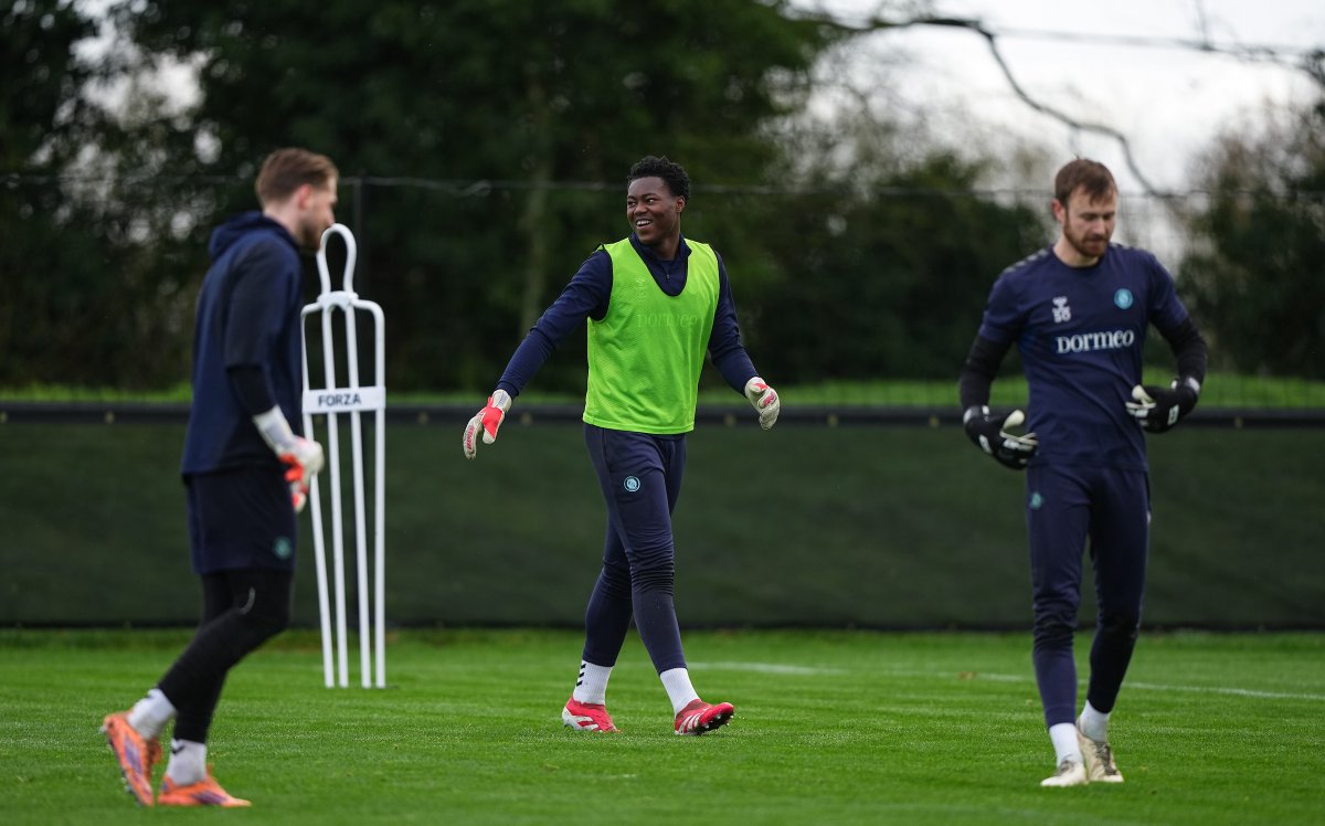 Wycombe Wanderers Academy tweet media