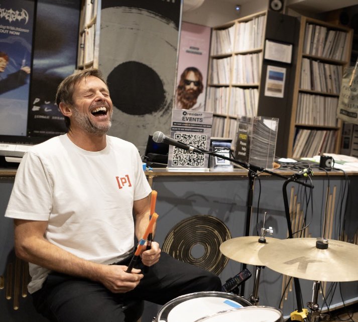 Easily my new favourite photo!!! <a href="/errkeith/">errkeith</a> 📸Mike Burnell 👌🥁 <a href="/castofficial/">Cast</a>