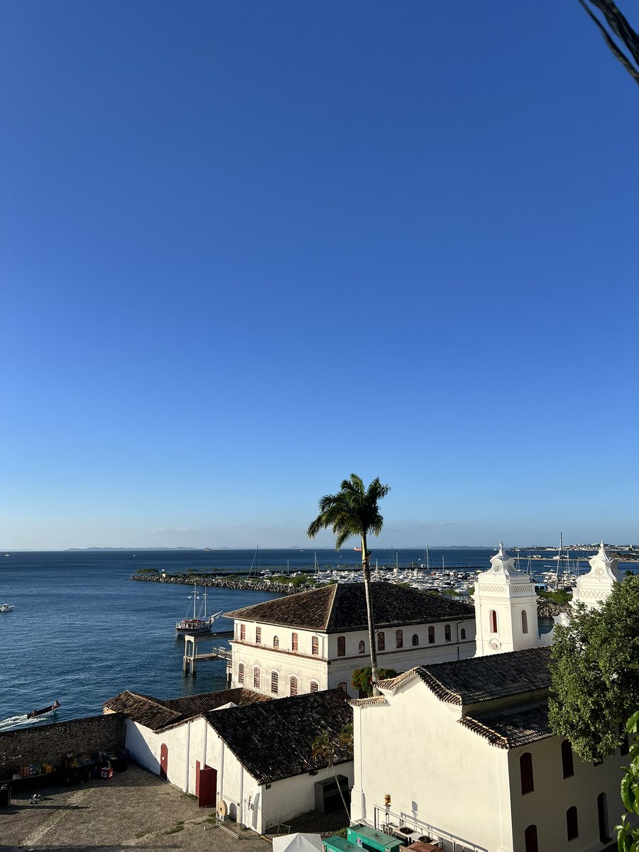 faelbarbo's tweet photo. meu primeiro carnaval de Salvador, teria que estar dormindo pra descansar pra daqui a pouco sair, mas minha ansiedade está a mil 🤞🏻 🤪 https://t.co/LtOMyjUb3m