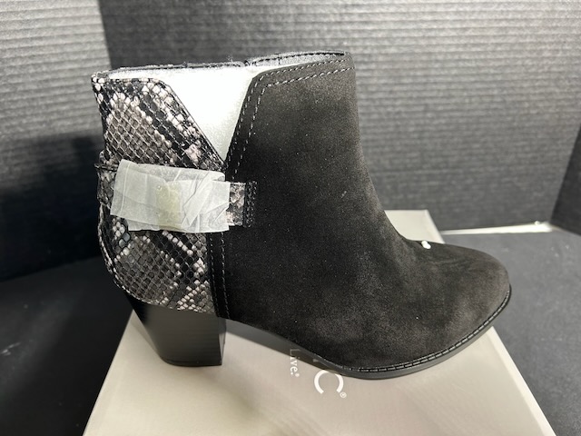 EstateSaleProfs's tweet photo. An auction with NEW items opens for bidding tomorrow! All Things Brand New Online Auction, February 13 - 21, 2026 https://t.co/ylAAIfVnaD https://t.co/OaIHN9y8Ps