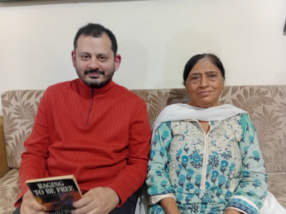 <acknowledgement> Today is #Pakistan's
#NationalWomensDay  . Here I am sitting with the inimitable #Sindhi   poet, writer, feminist &amp; activist <a href="/atiyadawood7/">Attiya Dawood</a>  in #Karachi   2 days ago. A memorable evening! Thanks to dear <a href="/abrokb/">abro khuda bux</a>  sahib for the amazing click!