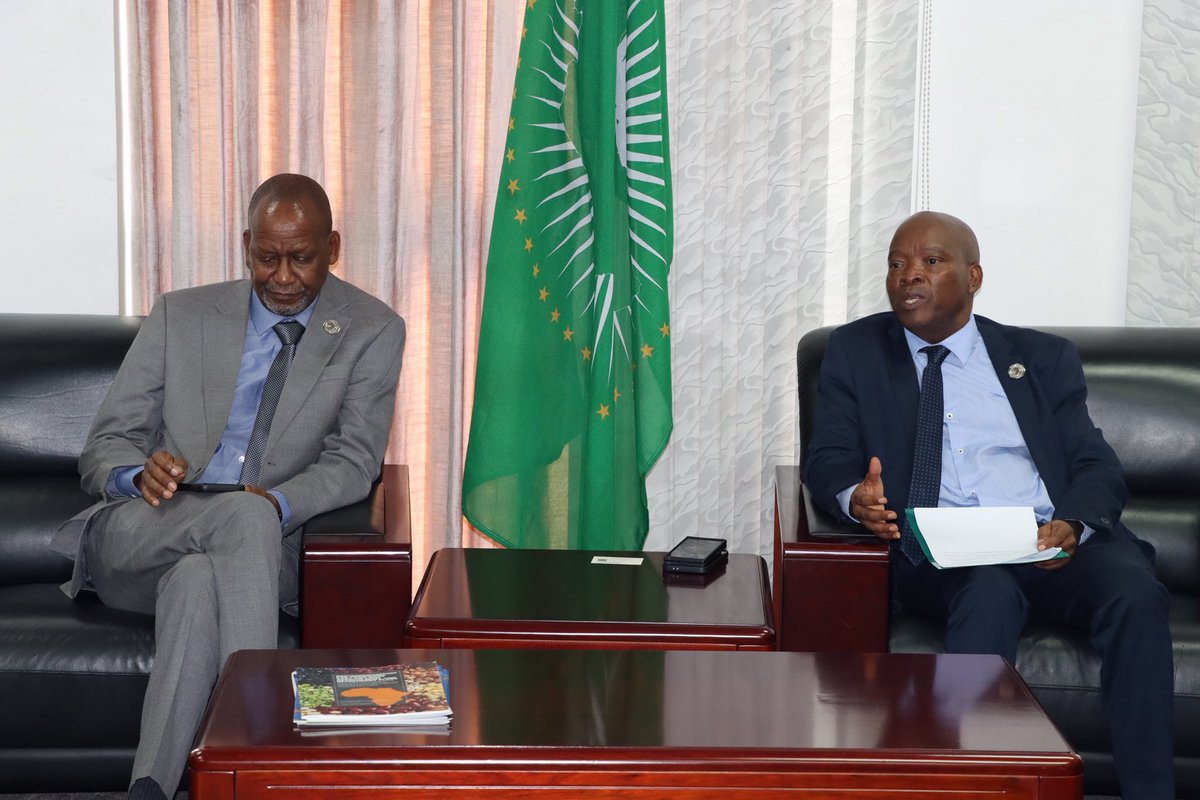 MosesVilakati's tweet photo. Great meeting H.E. Elias Magosi, Executive Secretary of SADC @SADC_News in my office on the margins of the @_AfricanUnion 48th ordinary session of the executive council. During our meeting, I emphasized #SADC’s role towards the endorsement of #CAADP as a flagship project. https://t.co/5ZXu0ULCMV