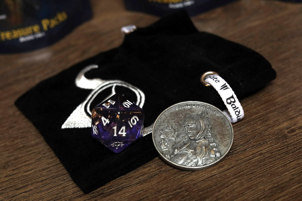 creativegamlife's tweet photo. Baldur’s Gate 3 Treasure Packs turn your love for BG3 into physical, tradable loot for your real-life D&amp;D table. 🎲

Quick guide to what’s inside and rarity tiers: https://t.co/38kucQABGm

@SiriusDice @Wizards @larianstudios #BaldursGate3 #BG3 #DnD #ttrpg #DiceGoblin #tabletop https://t.co/O0Lg3d0JIz