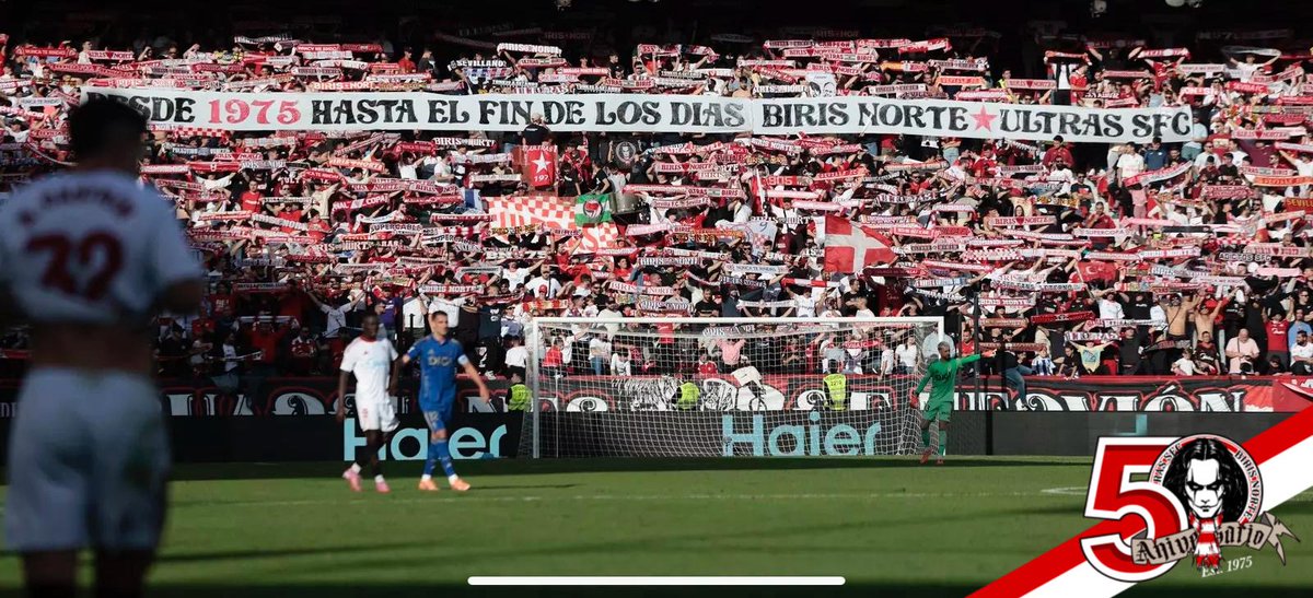 2/2) Antes sigamos la lucha por el escudo, por los tres puntos, haciendo de Nervión una caldera desde Gol Sur para recibir al equipo a las 16:30h, y que sientan nuestro aliento desde 45’ antes del pitido inicial del partido hasta el final.

Y recuerda, ¡no olvides tu bufanda!