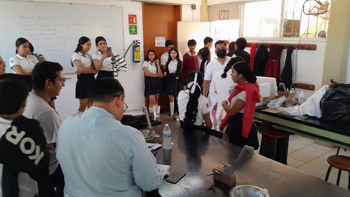 👉¡Avanza la inmunización en tu escuela! 🫶

En el CECyTEN plantel San Felipe Aztatán, municipio de Tecuala, personal de enfermería perteneciente a #PROVAC, acudió a aplicar dosis contra el sarampión al alumnado y personal docente y administrativo. 

¡Prevenir, tarea de todos! 🤗