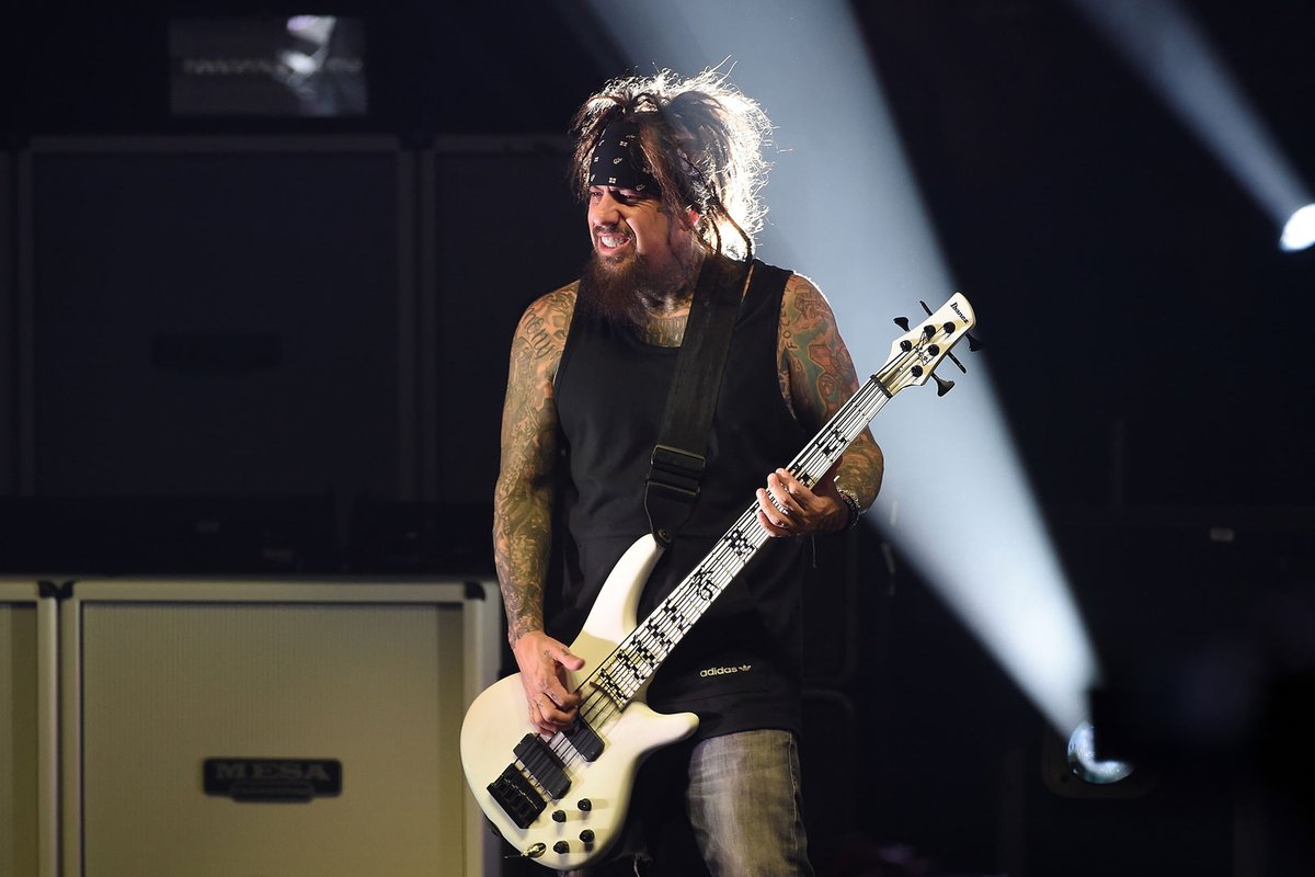 Loudwire tweet media