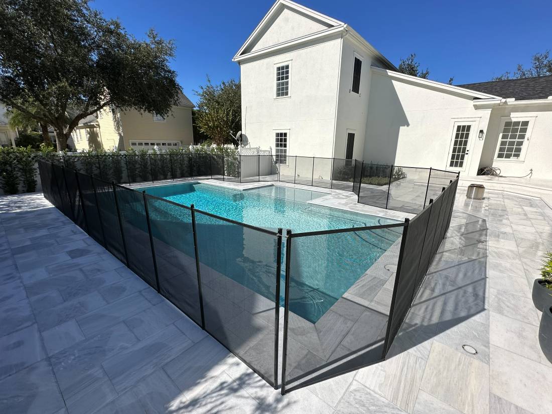 BabyBarrier's tweet image. Don’t let the cheap imitators fool you with pool fence that will sag and not offer the strength of the original pool safety fence. #LifeSavingPoolFence #RemovablePoolFence 
babybarriercfl.com/project/profes…