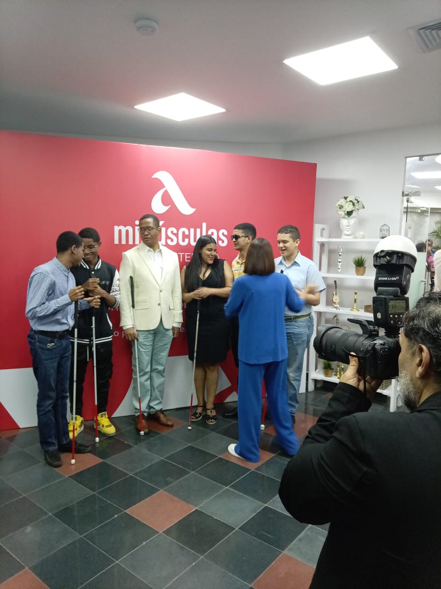 Universidad APEC tweet media