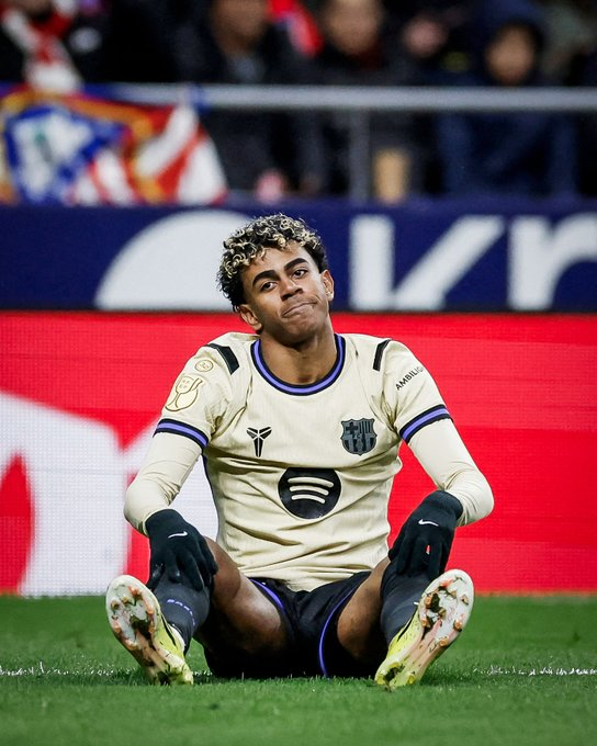 المعلق الإسباني مذهول بعد الشوط الأول: "45 دقيقة كفيلة وحدها بشرح لماذا لا يخطو برشلونة أي خطوة حقيقية نحو عرش دوري الأبطال" 