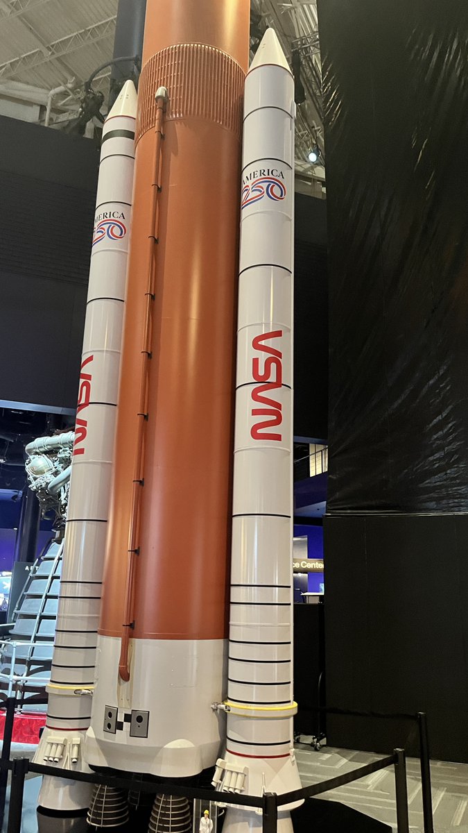 CorpInstall's tweet photo. This installation pays tribute to NASA Mission Control in Houston, spanning the legacy of the Gemini program and the Space Shuttle era to the future of deep space exploration with the Ares V.

#largeformatprinting #graphics #wedocoolstuff #houson #NASA #CorporateInstallations https://t.co/nduiIIc7SB