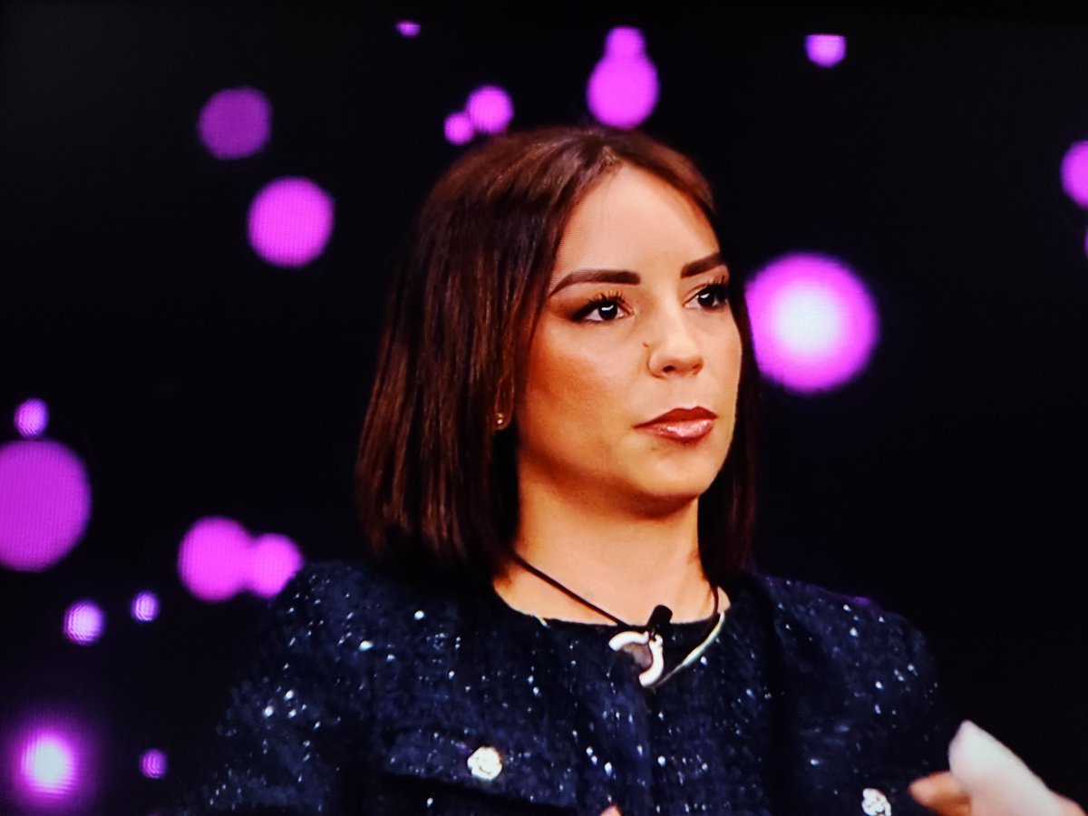 FanaticaGH7's tweet photo. Yo quisiera saber que le ven a esta petarda.
#Ghduogala6 https://t.co/B4Pwb7gRbZ