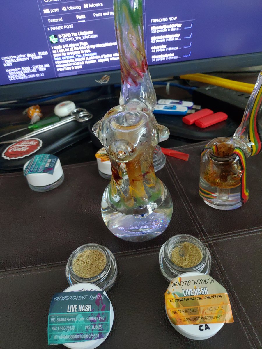 I got a new bigger Bubbler 😁
It hits really smooth, it's thick glass &amp; I got it for $29😃
The Hash in the photo's is from Tutti: Governmint Oasis &amp; White Widow.
#Bubbler #Cannabis #Hashish #Marijuana #CannabisCommunity #CannabisCulture #MedicalCannabis #Weed
#THC #WeedSmokers
