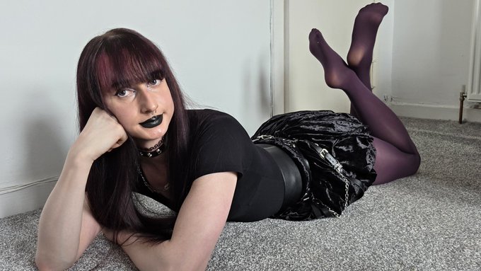 Amelia - 1 pic. Alternative girls are the best and trans alternative girls are also the best #altgirl #cutegirl #selfie #makeuo https://t.co/LTxcbSNDqr