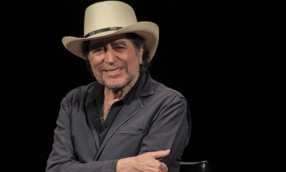 _marilenaki's tweet photo. “Prófugo de un dolor que ya no existe,
llevo 500 noches celebrando
la impúdica belleza de estar triste”
― Joaquín Sabina
Felices 77 maestro!
Gracias por tanto! https://t.co/6GRoBH4FHX