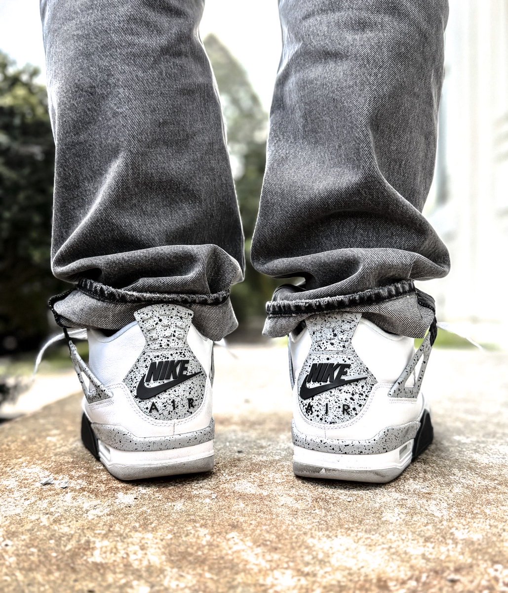 snkrfiend713's tweet image. Since it is movie day I had to do the right thing for @JerLisa_Nicole #BHMKOTD26 #yoursneakersaredope #sneakerarmy #sneakeraddicts #shoeslovers #sneakerhead #sneakeradmirals #kotd #jumpman #jordan @nike @Jumpman23 @SneakerScouts @SneakerAdmirals @snkr_twitr