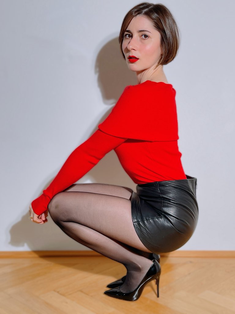 Claire Lambert tweet media