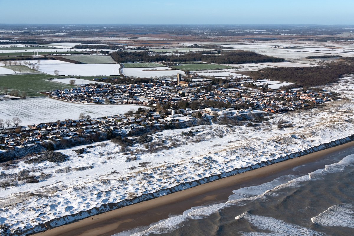 johnfielding001's tweet photo. Winterton on Sea aerial view - home of the natterjack toad. When very cold, they enter a state of brumation (the amphibian equivalent of hibernation) #Winterton #aerial #image #Norfolk #Coast https://t.co/ODEe1HzK1a