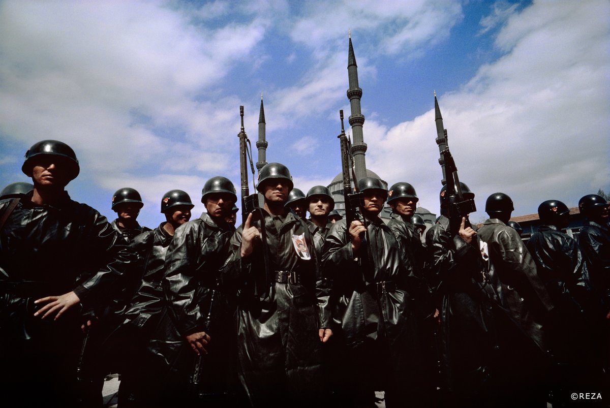 <a href="/blackstarops/">blackstar</a> Turgut Özal'ın cenaze töreni 
22 Nisan 1993