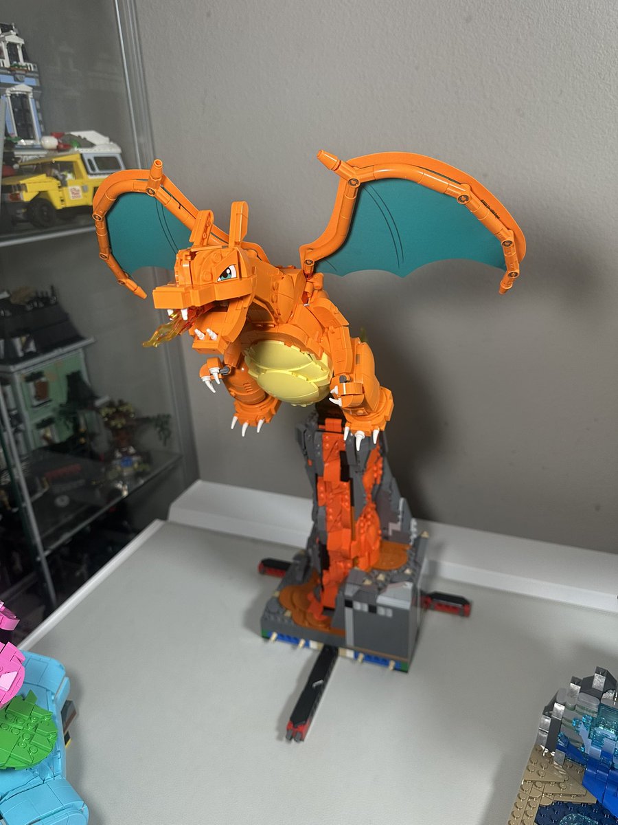 ericcbricks's tweet photo. LEGO POKEMON!!! 

#llego #rlfm #pokemon #gifted https://t.co/vRO5Hebe6Q