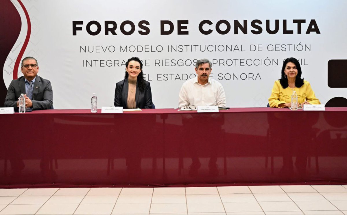 AlfonsoDurazo's tweet photo. Llevamos a cabo el primer foro para el rediseño del Sistema Estatal de Protección Civil. 

Estos espacios de diálogo son fundamentales para construir, junto a la sociedad civil y expertos, un nuevo modelo basado en la Gestión Integral de Riesgos.

Escuchar a todas las voces es la clave para transformar y modernizar nuestras instituciones para que estén siempre al servicio de las y los sonorenses. 

#TierraDeOportunidades