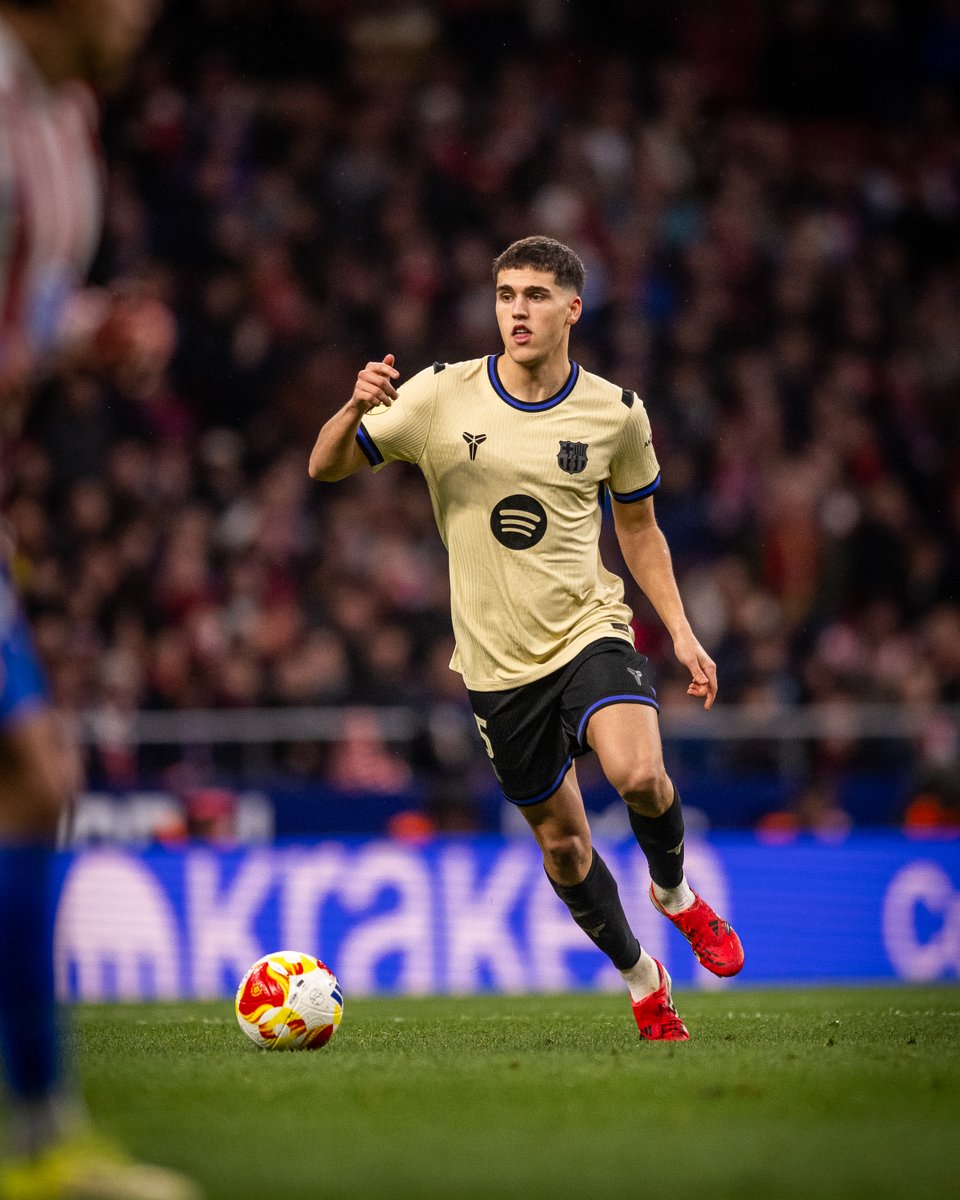 FCBarcelona's tweet photo. 🔄 Double substitution for Barça (77')

↑🟢 R. Araujo
↑🟢 Cancelo
↓🔴 Cubarsí 
↓🔴 Balde

#AtletiBarça https://t.co/pWuToF3OFF